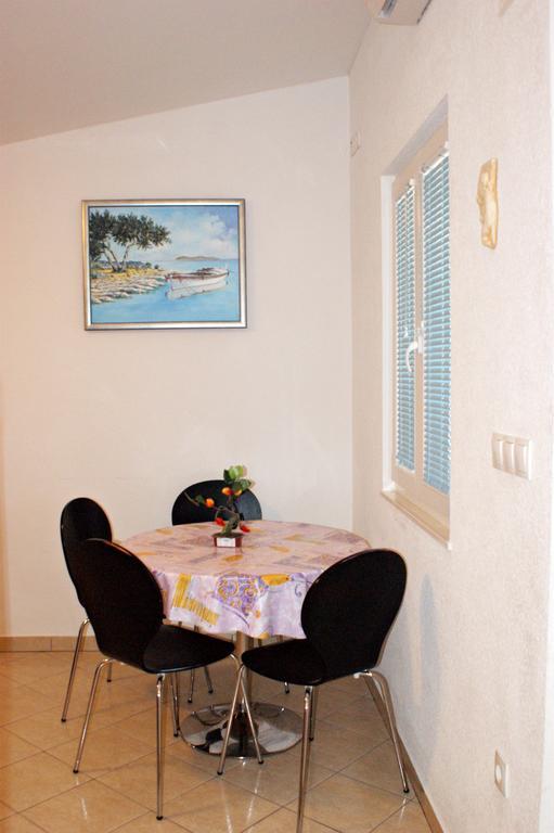 Apartments Kairos - Bili 9 Kaštela Esterno foto