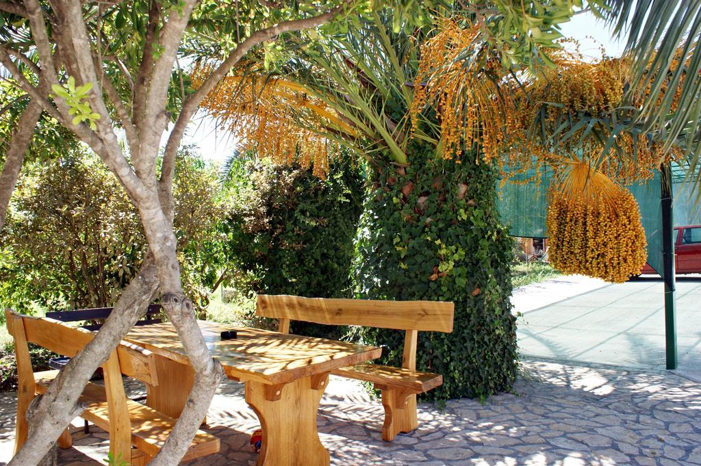 Apartments Kairos - Bili 9 Kaštela Esterno foto