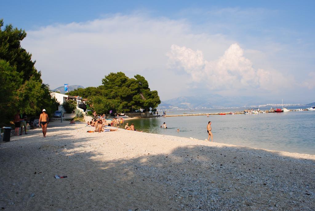 Apartments Kairos - Bili 9 Kaštela Esterno foto