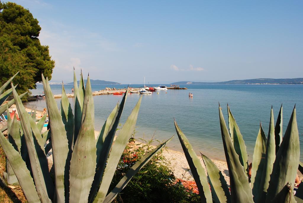 Apartments Kairos - Bili 9 Kaštela Esterno foto