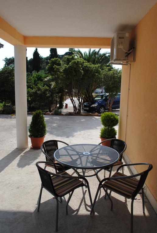 Apartments Kairos - Bili 9 Kaštela Esterno foto